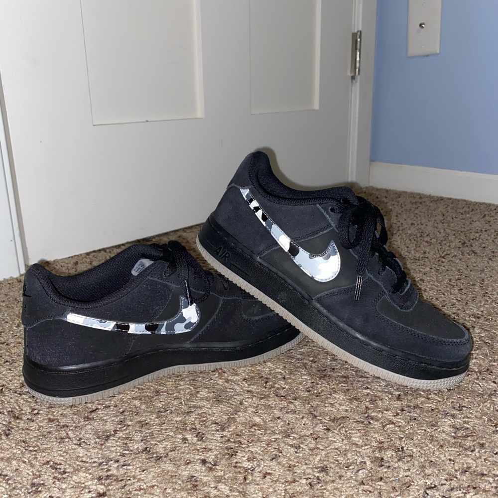 Nike air forces shoes/camouflage Nike sign